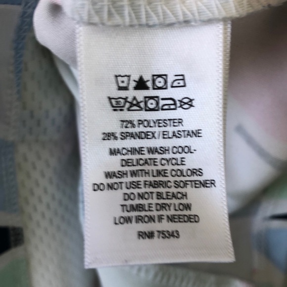 Tommy Bahama Xl golf/tennis half zip - Picture 5 of 7